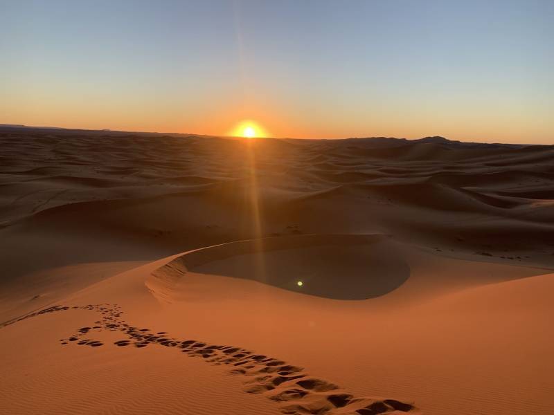demande en mariage dans le désert de Merzouga au Maroc