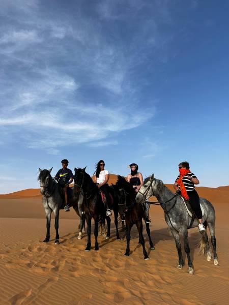 Anniversaire atypique et activité dans le désert de Merzouga au maroc